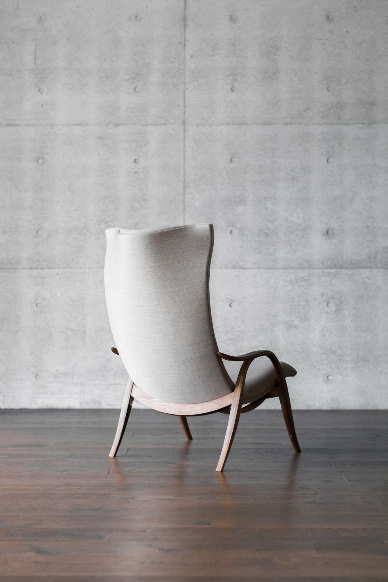 FH429 Signature Chair | 51% Online Store