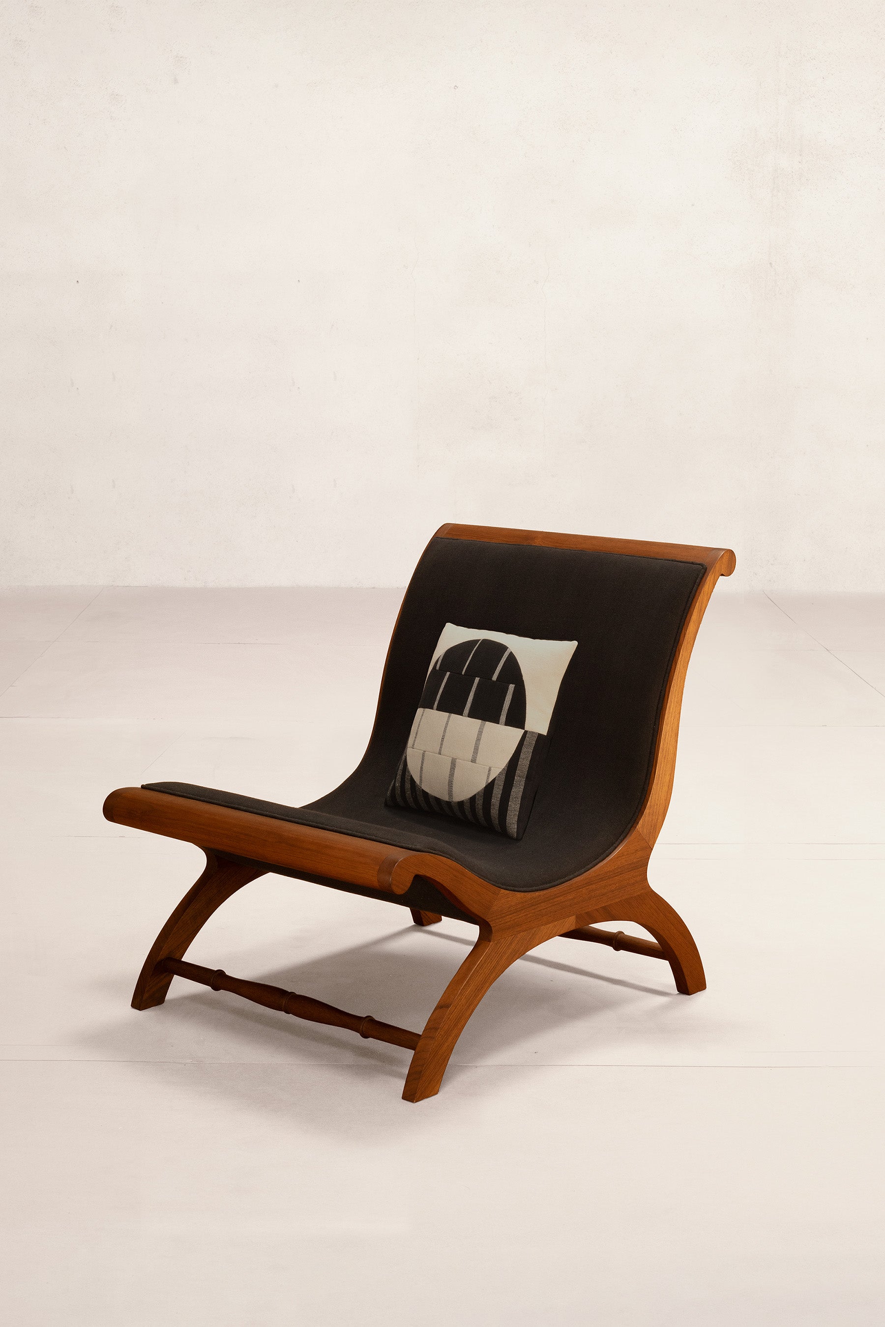 Black Lounge Chair