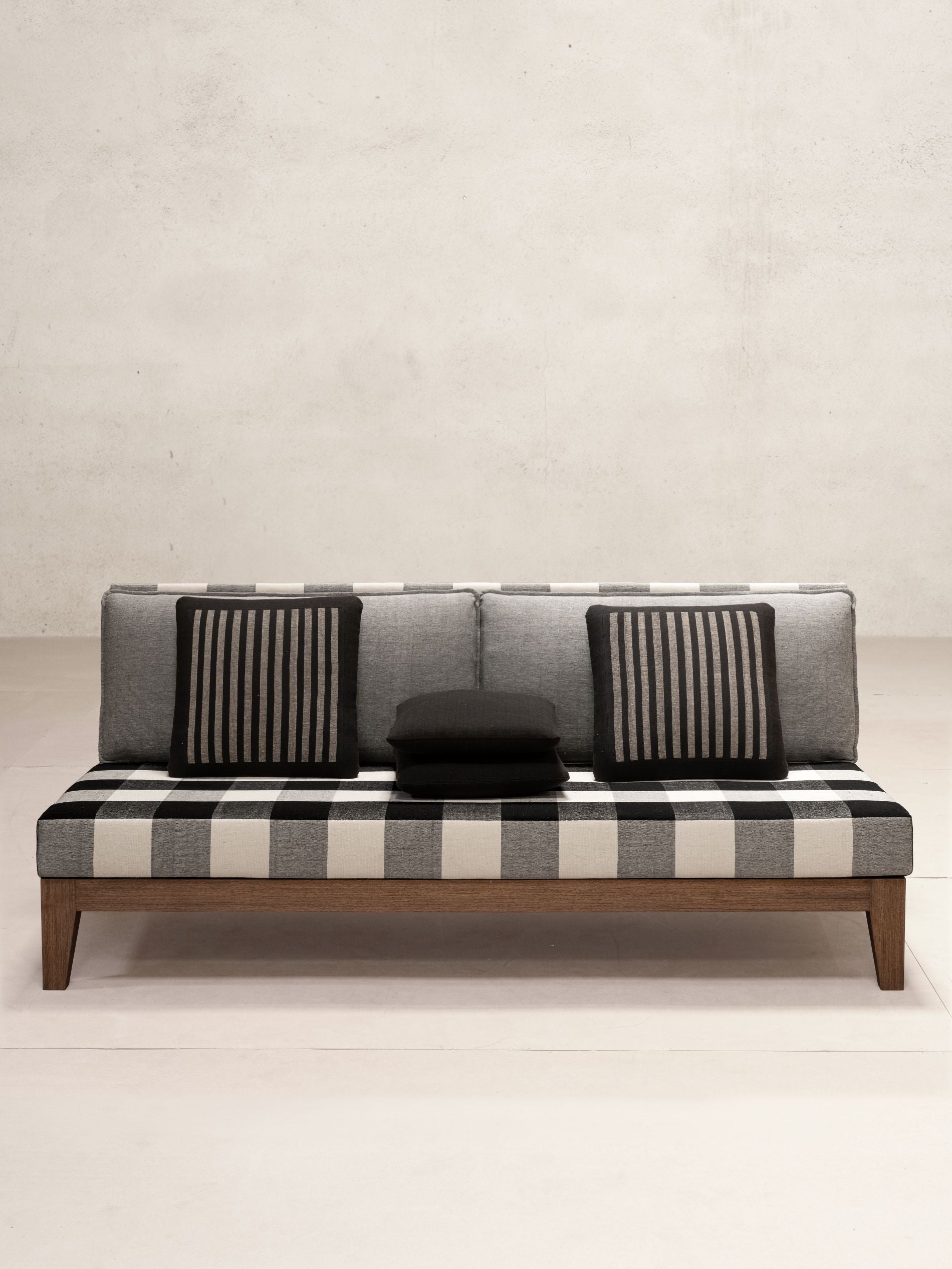 No.11 Sofa (Original) | 51% Online Store